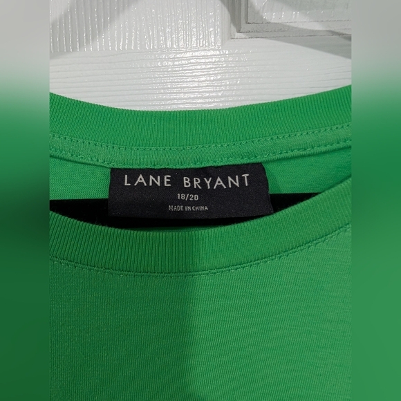 Lane Bryant Bright Green Feeling Lucky Graphic Tee in Size 18/20 (2X) - Picture 3 of 9